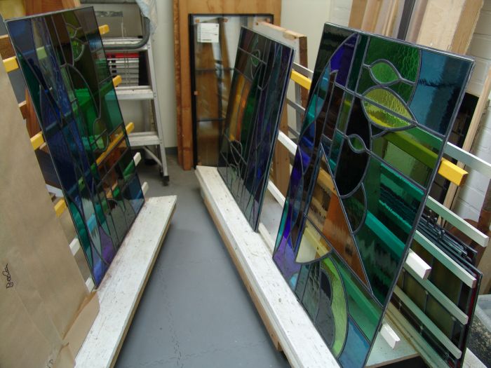 Bleiverglasung vor dem zusammenbauen in der Isolierglasfabrik