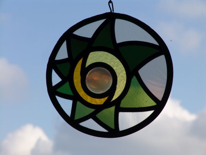 Bleiverglasungen mit Sonne, ca. 20cm ⌀, € 65,-