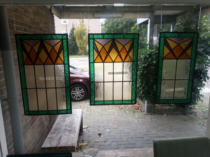 Traditionelle Bleiverglasungen zum aufhaengen, unterschiedliche Abmessungen, € 25,-